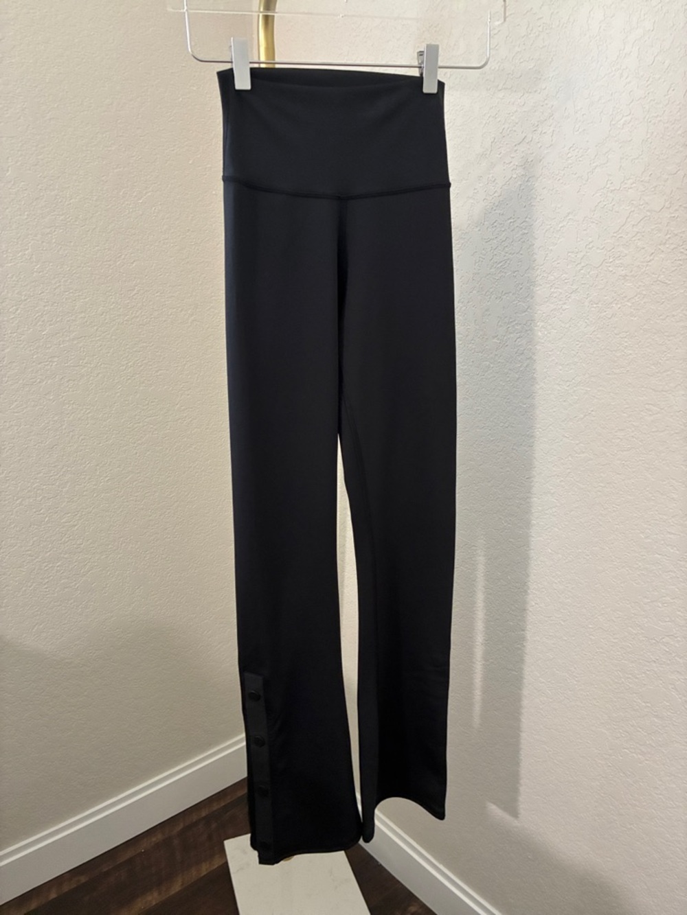 ALO Yoga Black XS airlift boot cut Leggings